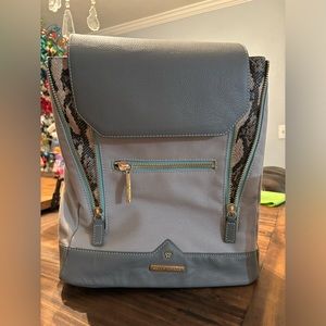 Kelly wynne backpack used maybe 2 times. Looks brand new. No flaws.